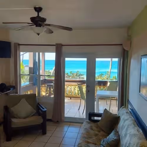 Middle-floor apts at BEACHFRONT Estate-2bdrm APTS, Center of Sandy Beach, Weddings, Reunions, Groups