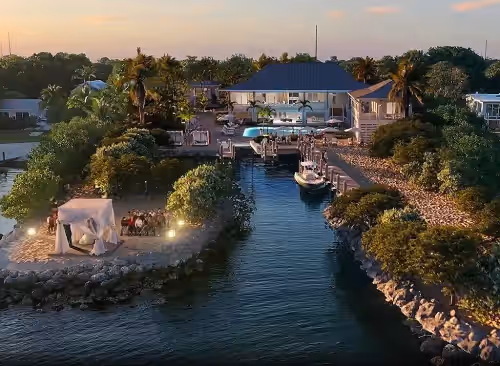 Albury Landing - Oceanfront Charm Meets Bespoke Luxury- Brand New 9 Bedroom Estate & Sleeps 26
