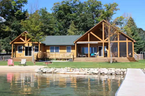 AMAZING North Elk Lake Getaway