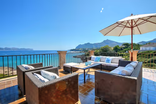Terrace/patio at Seafront villa with stunning views and direct access to the beach