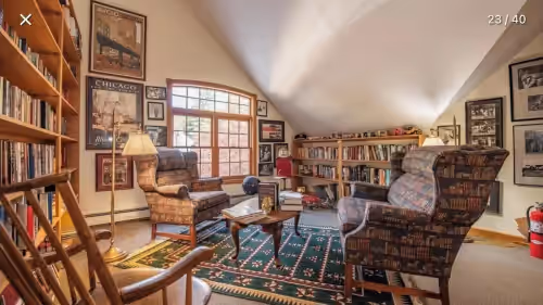 Replica firehouse with large game room, close to hiking and skiing, photo 3