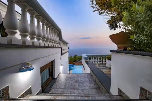 Villa Elena is a prestigious villa with a pool and suggestive sea view, photo 3