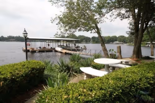 Paradise On The Lake ~ Luxurious Peninsula Property ~ Best View On The Lake, photo 4