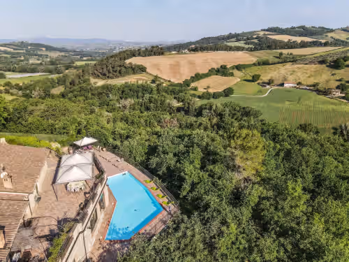 Big estate with private indoor & outdoor pool, gym, billiard in Umbria, photo 4